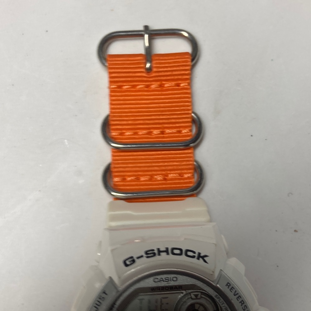 Casio Gshock G8900A, strap adapters, orange nato cloth strap, working battery - Picture 8 of 16